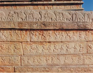 壁のディテール、マハナバミ・ディバ（石）にて 作： Indian School