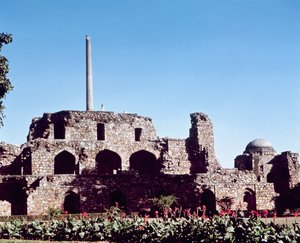 フィルズシャートゥグルク（1351-88）によって設立された要塞コトラフィルズシャーの遺跡