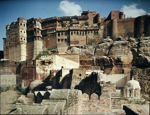 1459年に建てられたメヘラーンガル砦の眺め 作： Indian School
