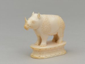 白いビショップ、チェスの駒、インド、1820年頃 作： Indian School