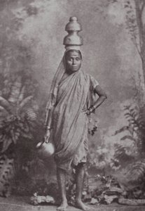 ボンベイ／ムンバイ：ミルクメイド（モノクロ写真） 作： Indian photographer