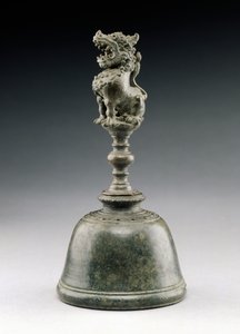 獅子入りの鐘（ブロンズ 作： Indonesian School