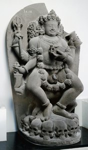 バイラヴァ、1300年頃（安山岩） 作： Indonesian School