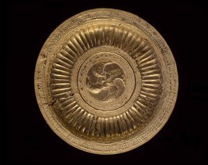 皿胸筋、モルッカ諸島の人々19世紀（おそらくそれ以前）（金）