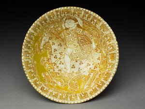 騎手と疑似Kuficの刻印の入ったボウル（光沢のある上絵のあるフリットウェア） 作： Iranian School