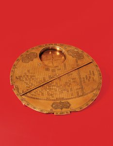 イスファハンからのイスラムのメッカ中心の世界地図、サファヴィー朝 作： Iranian School