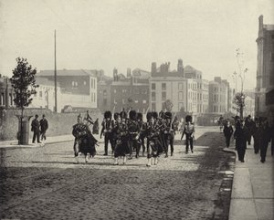 ダブリンのScots Guards（モノクロ写真