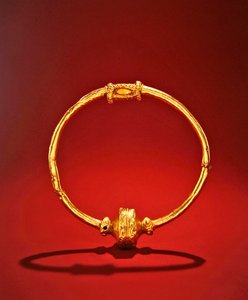 首輪、アードナグルグ、ロスコモン州、初期鉄器時代（金） 作： Iron Age