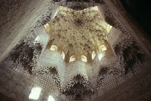 アベンセラヘスのホールの天井 作： Islamic School