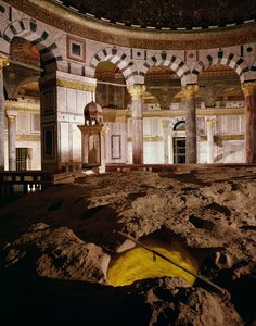 モスクの内部ビュー 作： Islamic School