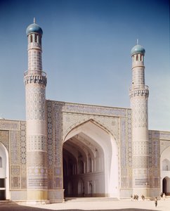 1200年に設立され、1498年に再建されたマスジッドジャミまたはフライデーモスク