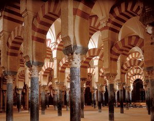 コルドバのモスク・カテドラルのアーチとポルティコ（784-786年）（写真 作： Islamic School