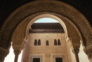 Mexuarパティオからの宮殿の眺め（249978も参照） 作： Islamic School
