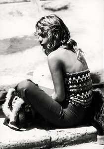 若いヒッピー、1970年頃 作： Italian Photographer