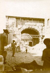 マルクス・アウレリウス・アーチ周辺の家屋撤去（リビア・トリポリ、10月4日 作： Italian Photographer