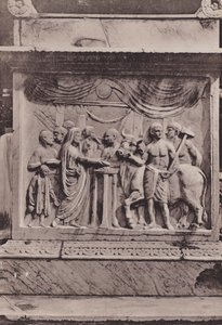 メルクール神殿またはヴェスパシアヌス神殿の祭壇（モノクロ写真 作： Italian Photographer