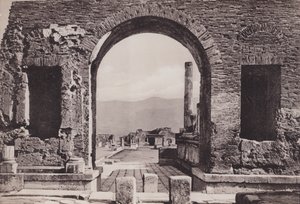 アルコ・ディ・ネローネ、ネロのアーチ（モノクロ写真 作： Italian Photographer