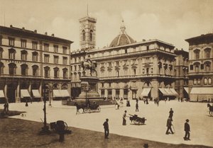 フィレンツェ/フィレンツェ: ヴィットリオ エマヌエーレ広場 (白黒写真) 作： Italian Photographer
