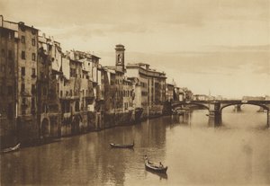 フィレンツェ/フィレンツェ: ポンテ ア サン トリニータのあるアルノ川の眺め (白黒写真) 作： Italian Photographer