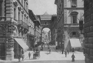 フィレンツェ、ストロッツィ通り（モノクロ写真 作： Italian Photographer