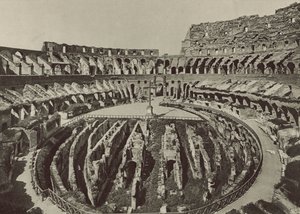 新しい発掘調査が行われたフラビアン円形劇場またはコロシアム 作： Italian Photographer
