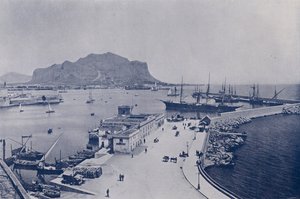 イタリアパレルモ、モンテ・ペレグリーノ、港（モノクロ写真 作： Italian Photographer