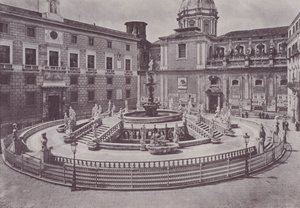 イタリア：パレルモ、Piazza Pretoria（モノクロ写真 作： Italian Photographer