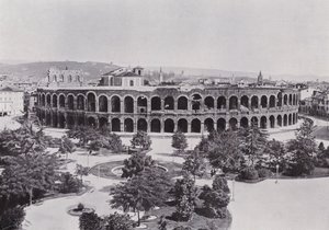 イタリア。ヴェローナ、ローマの闘技場（モノクロ写真 作： Italian Photographer