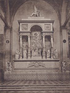 ティツィアーノのモニュメント（モノクロ写真 作： Italian Photographer