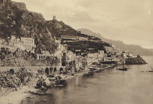 ナポリアマルフィのパノラマ（モノクロ写真 作： Italian Photographer