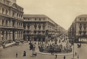 ナポリ：ボルサ広場とウンベルト1世コルソのレティフィロ（モノクロ写真 作： Italian Photographer