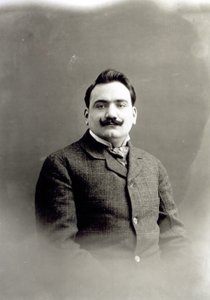 エンリコ・カルーゾの肖像、1900年頃 作： Italian Photographer