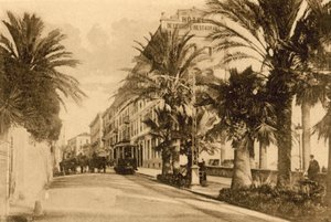 サンレモ、コルソ・インペラトリーチェ（モノクロ写真 作： Italian Photographer