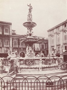 シチリア：メッシーナの噴水（モノクロ写真） 作： イタリアの写真家