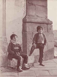 シチリア：シチリアの少年たち（モノクロ写真） 作： イタリアの写真家
