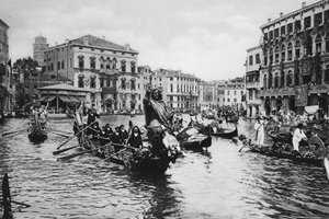ベネチア、祝賀の大運河（モノクロ写真 作： Italian Photographer