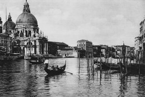 ベネチア、キエサ・デラ・サルーテ（モノクロ写真 作： Italian Photographer