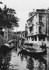 ベニス、リオ・プリウリ（モノクロ写真 作： Italian Photographer