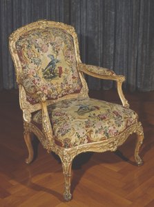 Armcharàla Reine（金色の木材と室内装飾品）