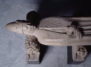 ジェノバ初代総督シモーネ・ボッカネグラの葬儀記念碑、細部（大理石彫刻 作： Italian School