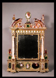 マリー・ド・メディチの鏡（1573-1642）（ロッククリスタル、エナメル、サードニクス、メノウ） 作： Italian School