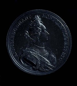 1698年に鋳造されたマンチュアのアンナ・イザベラの肖像メダルの裏面。刻印がある。ANN-I SAB- D G MANT MONT CAR VIL GVAST ET C（銀）（裏面は119198参照） 作： Italian School