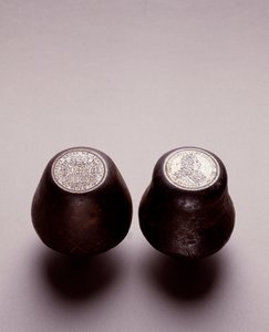 ナポリの銀製貨幣。チェーザレ・ミケランジェロ・ダバロス1706 直径4cm 個人蔵