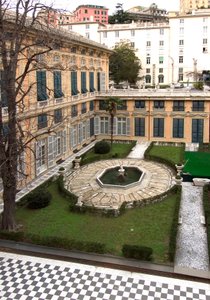 イタリア、ジェネス（ジェノバ）の1530年と1540年に建てられた宮殿（Palazzo）Bianco（またはLuca Grimaldiの宮殿）の中庭の眺め 作： Italian School