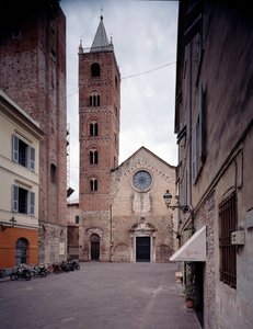 ファサードと鐘楼の眺め 作： Italian School
