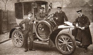 1906 年、マージーサイド州リバプールの最初のタクシー 作： JP Wood