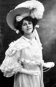ドラバートン1884〜1966年、イギリスの女優、1900年代。 作： J. Beagles and Co.