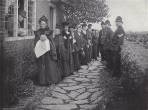Biddenden Maidsチャリティー、パンとチーズを配布 作： J. Benjamin Stone