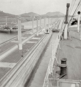 SS Orbita、パナマ運河、パナマ、20世紀 作： J. Dearden Holmes