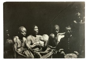キャプテンギャルウェイと江戸の首長、ベナン、ナイジェリア、1892年（ゼラチンシルバープリント） 作： J. H. Swainson